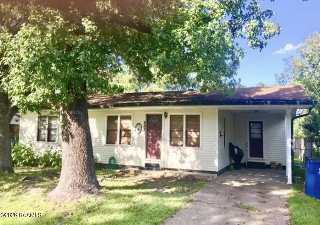1st image of 208 Belle Dame Dr, Lafayette, LA 70506 | MLS# 2600006542