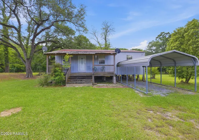 Homes for sale in Mermentau, LA | 402 Fruge St, Mermentau, LA 70556 | MLS# 2600003081