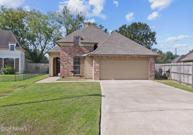Photo 2 of Single family home for sale at 102 Bald Eagle Dr, Lafayette, LA 70508 | MLS# 2600006876 | Listing updated on 2026-09-05