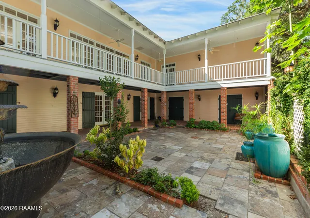 Photo 3 of Single family home for sale at 521 E Main St, New Iberia, LA 70560 | MLS# 2600007818 | Listing updated on 2026-10-02