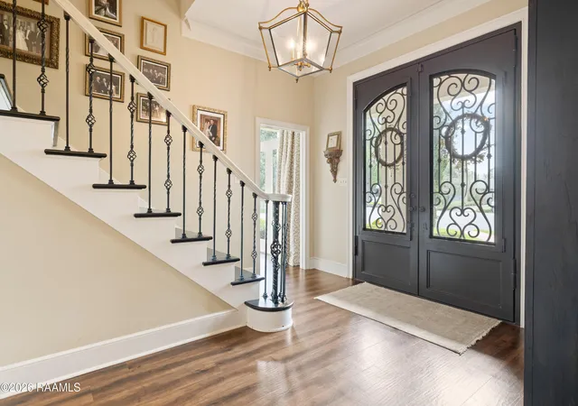 Photo 3 of Sale Pending at 105 Asbury Cir, Lafayette, LA 70503 | MLS# 2600006599 | Listing updated on 2026-09-18