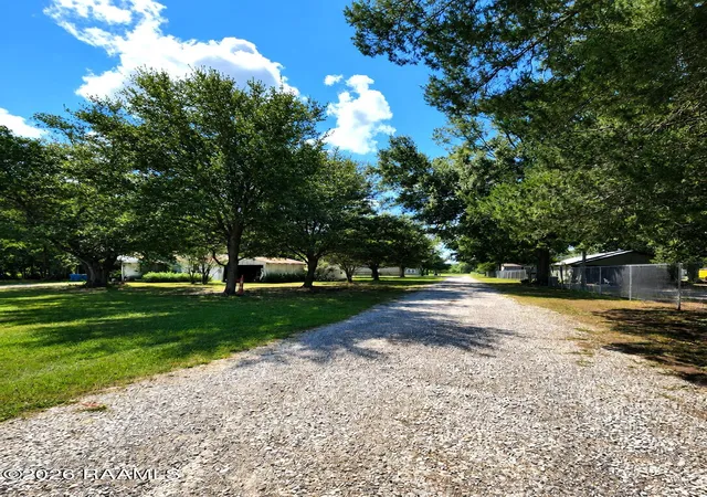 Photo 3 of Multi family home for sale at 2623 Main Hwy, Breaux Bridge, LA 70517 | MLS# 2600003996 | Listing updated on 2026-08-11