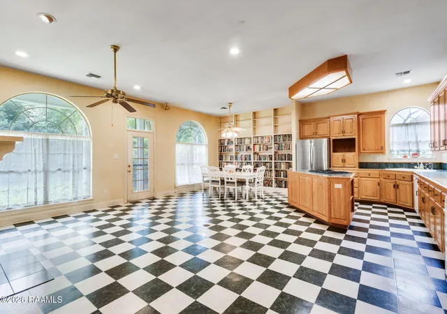 Photo 3 of Sale Pending at 101 Oleander St, Lafayette, LA 70506 | MLS# 2600006438 | Listing updated on 2026-09-06