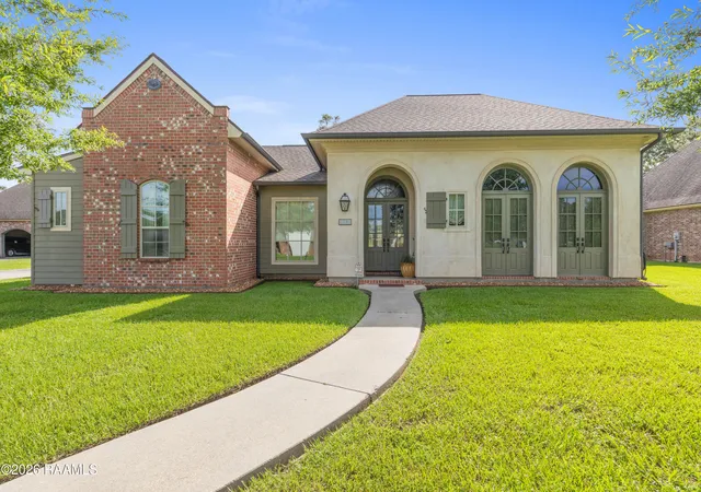 2nd image of 1044 Angelwood Cir, Breaux Bridge, LA 70517 | MLS# 2600005776