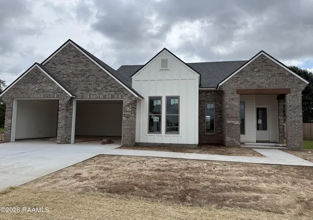 Homes for sale in Broussard, LA | 721 Whispering Meadows Rd, Broussard, LA 70518 | MLS# 2600000668