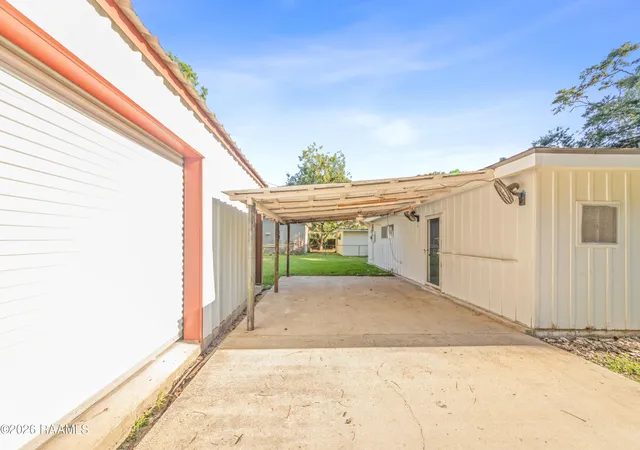 Photo 2 of Single family home for sale at 207 Doc Duhon St, Lafayette, LA 70501 | MLS# 2600007445 | Listing updated on 2026-09-02