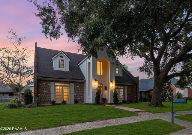 2nd image of 215 Spyglass Ln, Broussard, LA 70518 | MLS# 2600006000