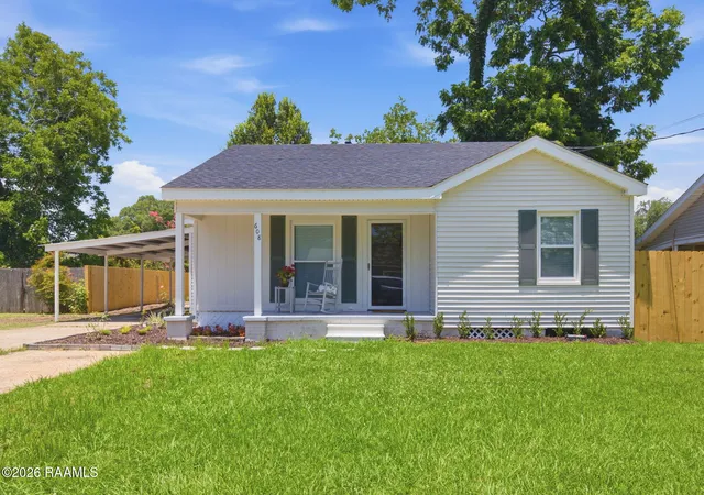 Homes for sale in Jennings, LA | 608 E Nezpique St, Jennings, LA 70546 | MLS# 2600005852