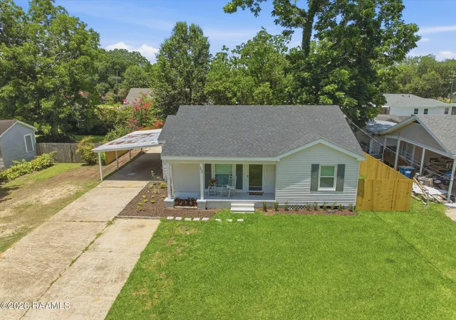 Homes for sale in Jennings, LA | 608 E Nezpique St, Jennings, LA 70546 | MLS# 2600005852