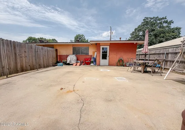 Photo 3 of Single family home for sale at 113 Bradford Dr, Carencro, LA 70520 | MLS# 2600005963 | Listing updated on 2026-07-13