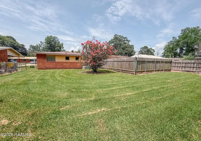 Photo 4 of Single family home for sale at 113 Bradford Dr, Carencro, LA 70520 | MLS# 2600005963 | Listing updated on 2026-09-22