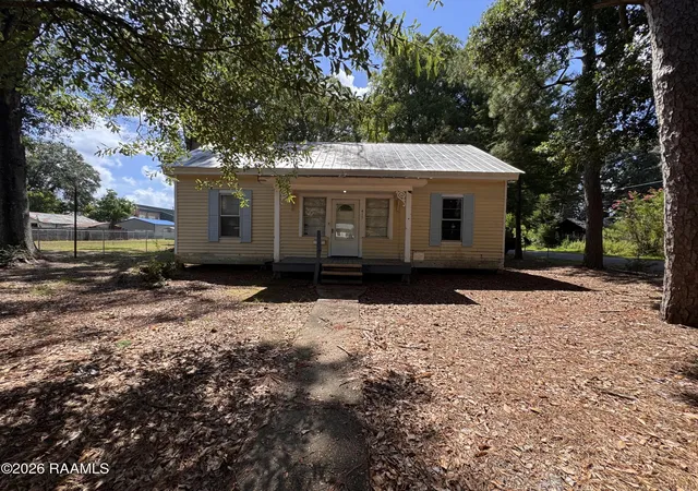Photo 1 of Single family home for sale at 415 Court St, Ville Platte, LA 70586 | MLS# 2600006953 | Listing updated on 2026-09-11