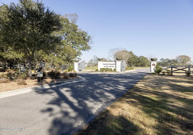 11th image of 221 Grand Manor Dr, Youngsville, LA 70592 | MLS# 2600000829