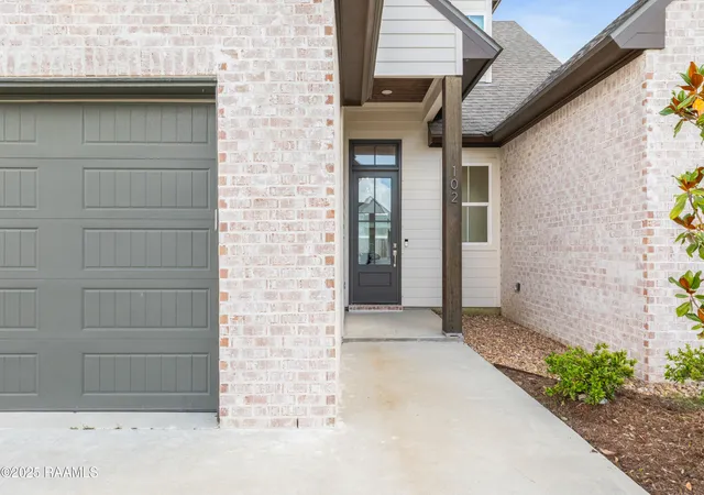 2nd image of 102 Queen Palm Cir, Youngsville, LA 70592 | MLS# 2600006106