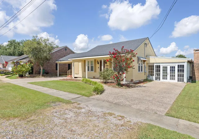Photo 3 of Sale Pending at 708 S Polk St, Rayne, LA 70578 | MLS# 2600005903 | Listing updated on 2026-09-04