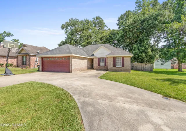 Photo 2 of Single family home for sale at 119 Kingswood Dr, Lafayette, LA 70501 | MLS# 2600006322 | Listing updated on 2026-09-12