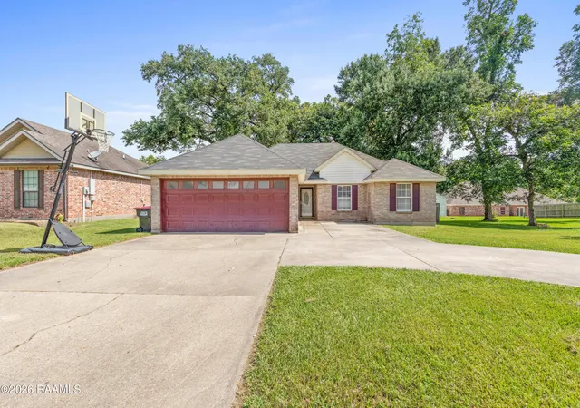 Photo 3 of Single family home for sale at 119 Kingswood Dr, Lafayette, LA 70501 | MLS# 2600006322 | Listing updated on 2026-09-12