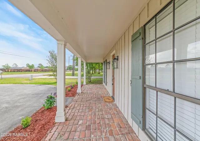 Homes for sale in New Iberia, LA | 1402 Parkview Dr, New Iberia, LA 70563 | MLS# 2600004499