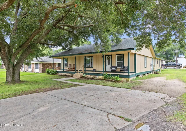 2nd image of 804 Saint Anne St, Scott, LA 70583 | MLS# 2600005518