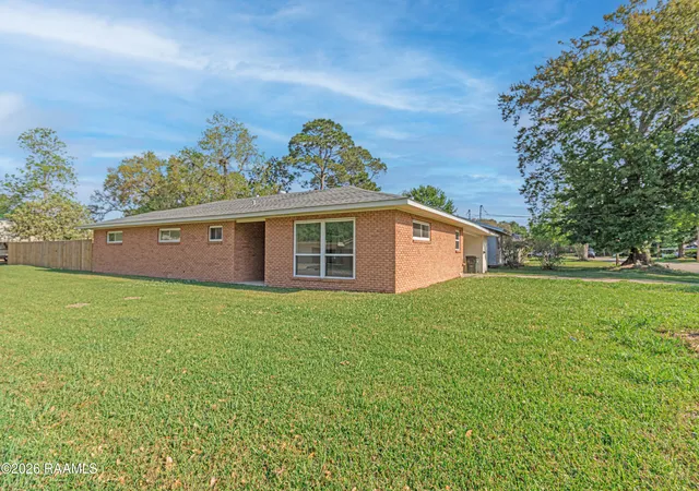 Homes for sale in New Iberia, LA | 801 Vicnaire St, New Iberia, LA 70563 | MLS# 2600002648