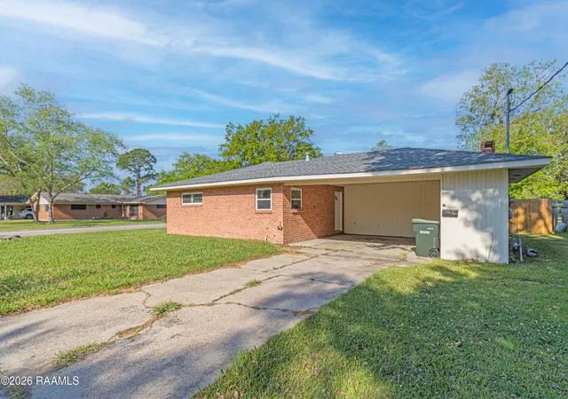 Homes for sale in New Iberia, LA | 801 Vicnaire St, New Iberia, LA 70563 | MLS# 2600002648
