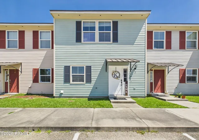 Photo 1 of Townhouse for sale at 2 Townhouse Cvs, Lafayette, LA 70506 | MLS# 2600004090 | Listing updated on 2026-09-01