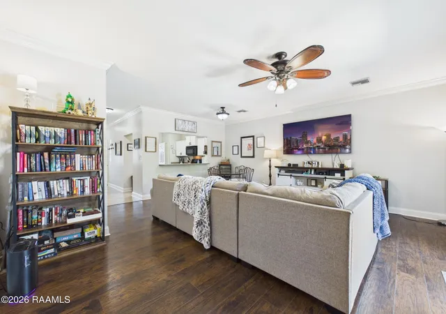 Photo 3 of Townhouse for sale at 2 Townhouse Cvs, Lafayette, LA 70506 | MLS# 2600004090 | Listing updated on 2026-09-01