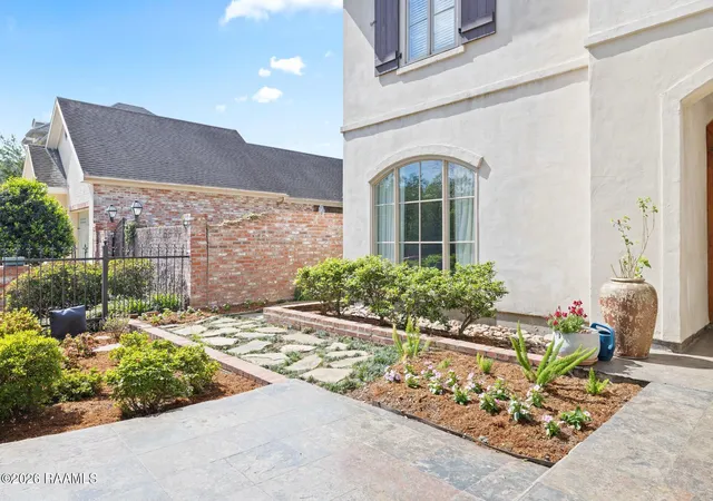 Homes for sale in Lafayette, LA | 118 W Bayou Pkwy, Lafayette, LA 70503 | MLS# 2600003023