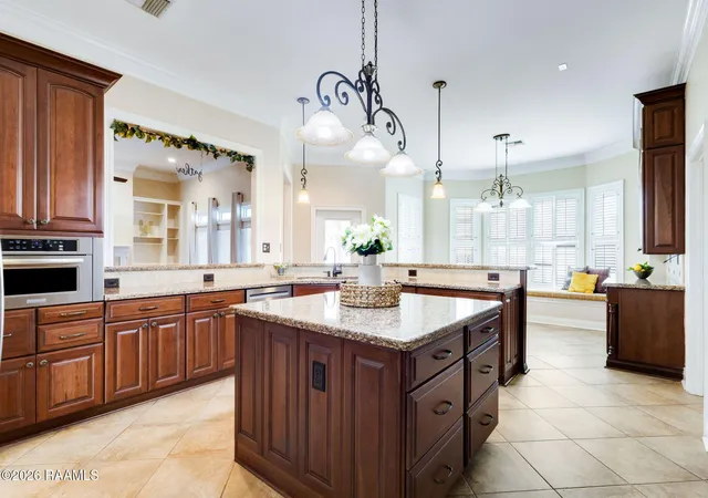 Photo 3 of Single family home for sale at 708 Astor Pl Dr, New Iberia, LA 70563 | MLS# 2600001221 | Listing updated on 2026-08-14