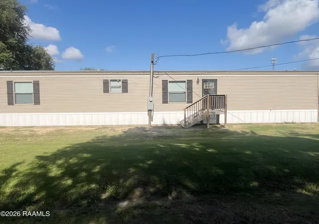 Homes for sale in Loreauville, LA | 611 Lake Dauterive Rd, Loreauville, LA 70552 | MLS# 2600002883