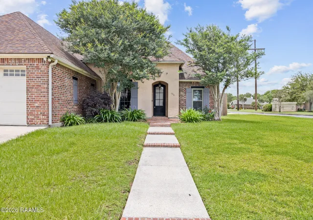 Photo 3 of Single family home for sale at 200 Rue Saint Barts St, Youngsville, LA 70592 | MLS# 2600005043 | Listing updated on 2026-08-25