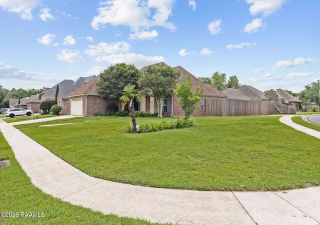 Photo 4 of Single family home for sale at 200 Rue Saint Barts St, Youngsville, LA 70592 | MLS# 2600005043 | Listing updated on 2026-08-25