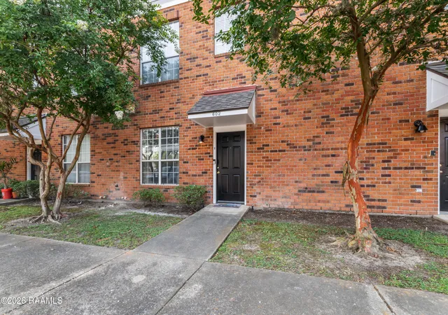 Homes for sale in Baton Rouge, LA | 710 E Boyd Dr #602, Baton Rouge, LA 70808 | MLS# 2600005800
