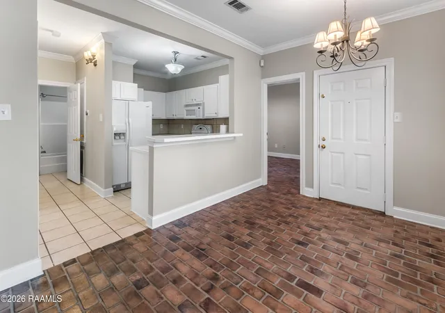 Homes for sale in Baton Rouge, LA | 710 E Boyd Dr, Baton Rouge, LA 70808