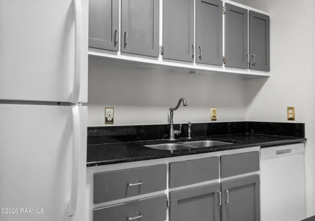 Photo 4 of Sale Pending at 220 Doucet Rd #147f, Lafayette, LA 70503 | MLS# 2600007349 | Listing updated on 2026-09-17