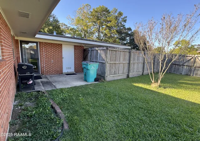 Photo 3 of Single family home for sale at 502 Chickasaw Dr, Opelousas, LA 70570 | MLS# 2500005371 | Listing updated on 2026-09-02