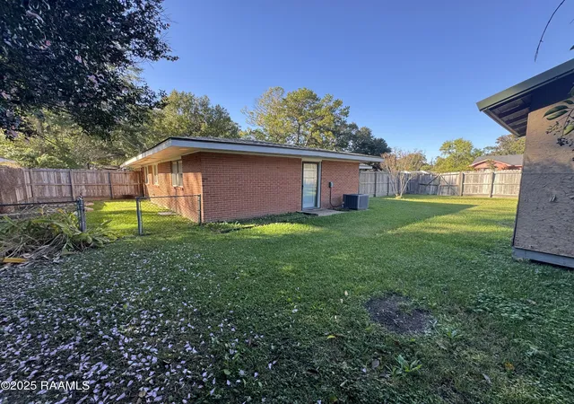 Photo 4 of Single family home for sale at 502 Chickasaw Dr, Opelousas, LA 70570 | MLS# 2500005371 | Listing updated on 2026-09-02