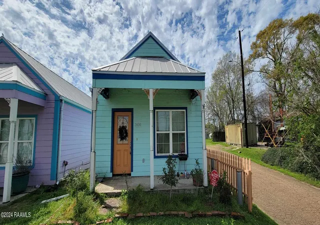 Photo 1 of Sale Pending at 1400 General Mouton Ave, Lafayette, LA 70501 | MLS# 2600006299 | Listing updated on 2026-09-17