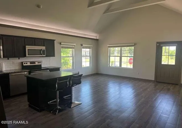 Photo 2 of Sale Pending at 1400 General Mouton Ave, Lafayette, LA 70501 | MLS# 2600006299 | Listing updated on 2026-09-17