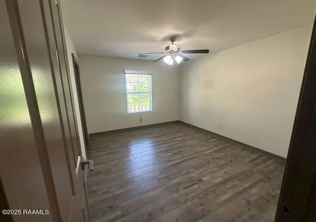 Photo 4 of Sale Pending at 1400 General Mouton Ave, Lafayette, LA 70501 | MLS# 2600006299 | Listing updated on 2026-09-17