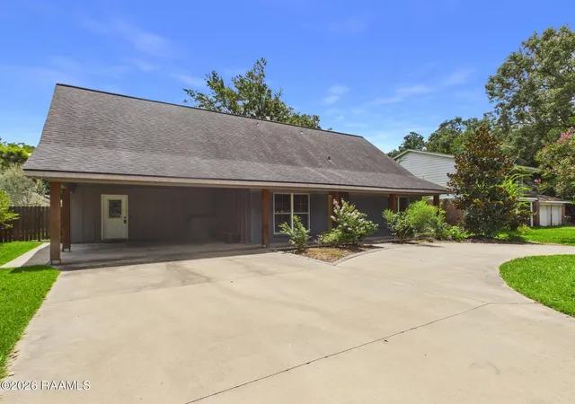 Photo 3 of Single family home for sale at 103 Harwell Dr, Lafayette, LA 70503 | MLS# 2600006557 | Listing updated on 2026-09-14