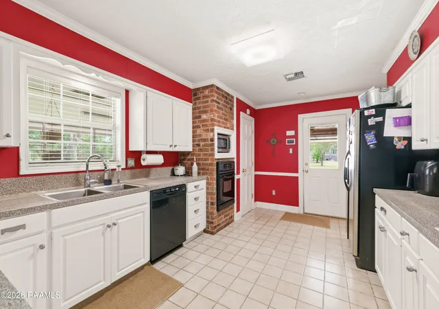 Homes for sale in Abbeville, LA | 16335 W La Hwy 330, Abbeville, LA 70510 | MLS# 2600003480