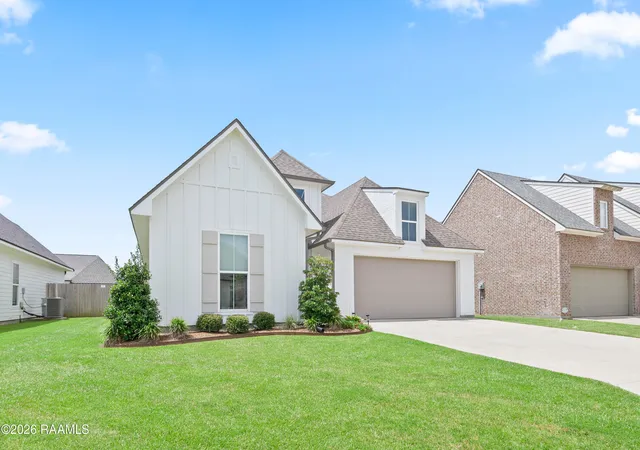 3rd image of 102 Windy Feather Dr, Broussard, LA 70518 | MLS# 2600005650