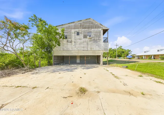 Photo 3 of Single family home for sale at 1907 Cypress Is Hwy, Saint Martinville, LA 70582 | MLS# 2600006358 | Listing updated on 2026-07-13