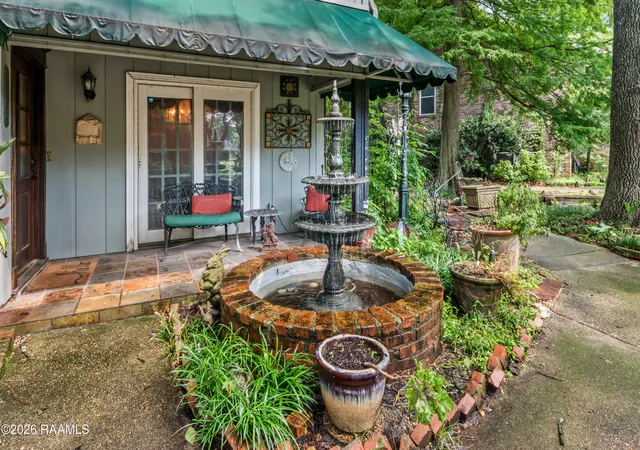 Homes for sale in Baton Rouge, LA | 2423 Aubin Ln, Baton Rouge, LA 70816 | MLS# 2600006173