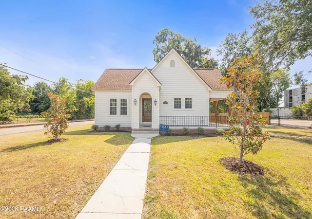 Photo 2 of Single family home for sale at 110 S Walnut St, Opelousas, LA 70570 | MLS# 2600008006 | Listing updated on 2026-08-27