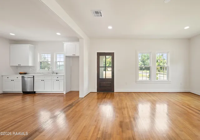 Photo 2 of Single family home for sale at 110 S Walnut St, Opelousas, LA 70570 | MLS# 2600008006 | Listing updated on 2026-08-27