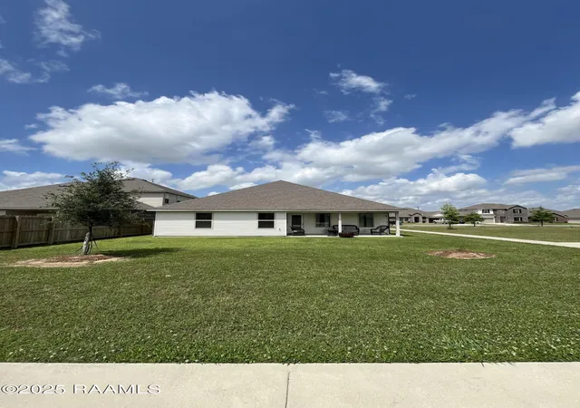 2nd image of 127 Abbeywood Ct, Youngsville, LA 70592 | MLS# 2500000425