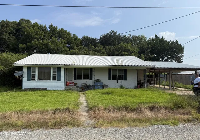 1st image of 1009 J B Hwy, Saint Martinville, LA 70582 | MLS# 2600007264