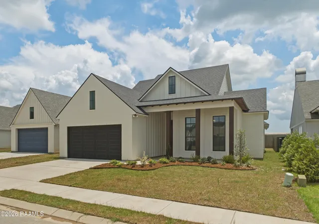 2nd image of 205 Queenstown Ave, Youngsville, LA 70592 | MLS# 2600005375